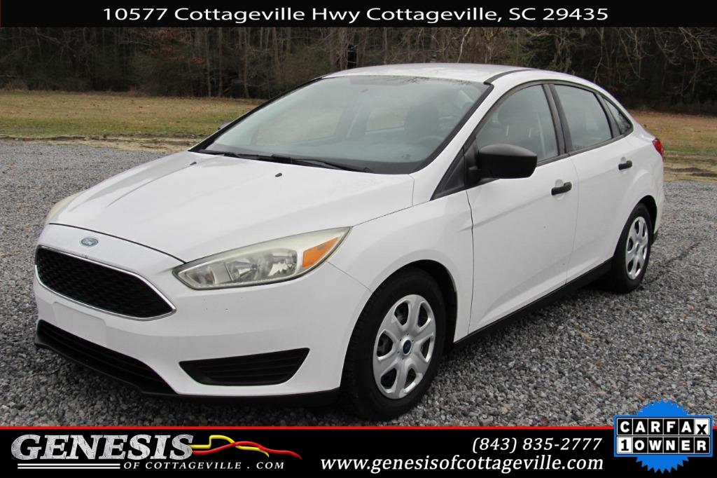 2015 Ford Focus S's photo